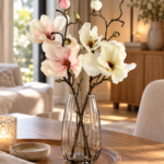 Künstlicher Magnolienzweig 48 cm in Weiß mit Blüten und Knospen