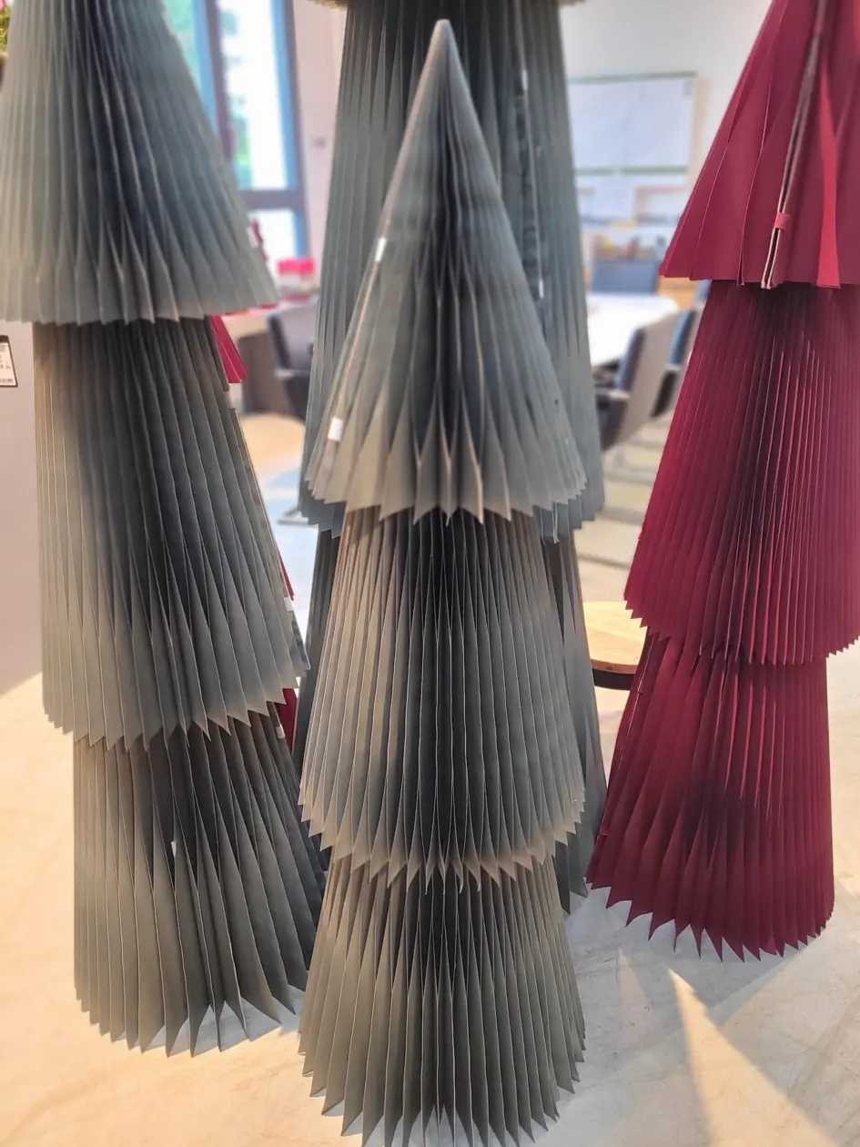 XXL Weihnachtsbaum aus Papier - Tannenbaum faltbar - Papierbaum Weihnachten