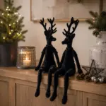 Kantenhocker Hirsch Schwarz – Beflockte Rentierfigur, Weihnachtsdeko, Mann oder Frau, 2 Größen