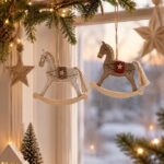 Schaukelpferd Anhänger aus Filz & Holz – Weihnachtsbaumschmuck
